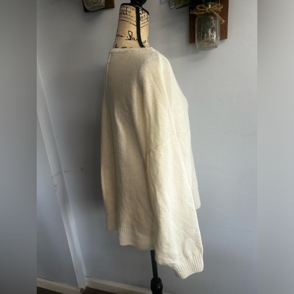 Vince camuto sweater neutral‎ minimalist staple piece v neck office - Picture 3 of 11